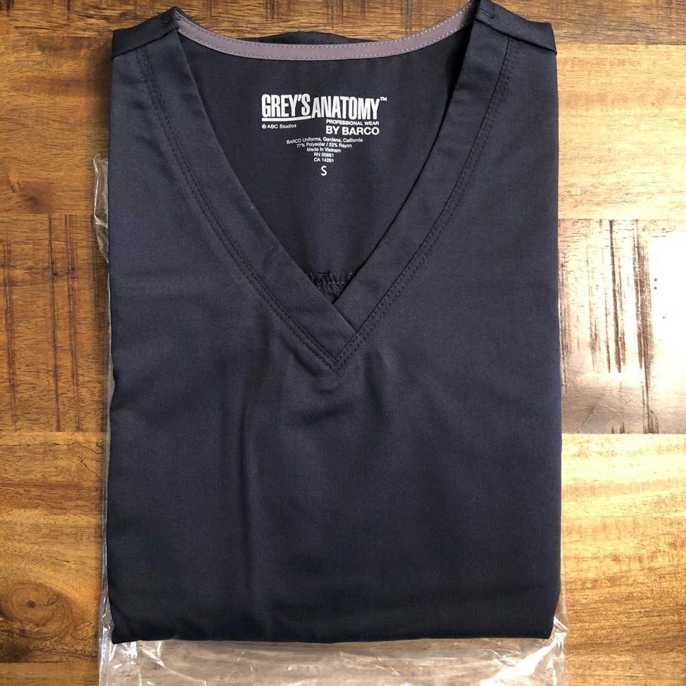 Greys Anatomy by Barco scrub top. Size small. New